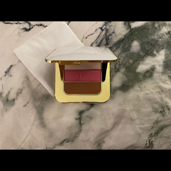 TOM FORD SOLEIL CONTOURING COMPACT - Picture 2 of 4